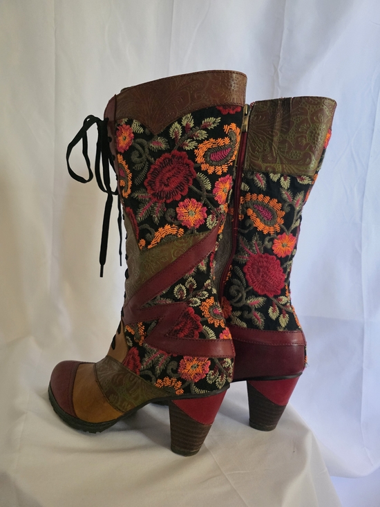 L'artiste Shoes - L'ARTISTE SPRING STEP Embroidered Floral Mid-Calf Heeled Boots